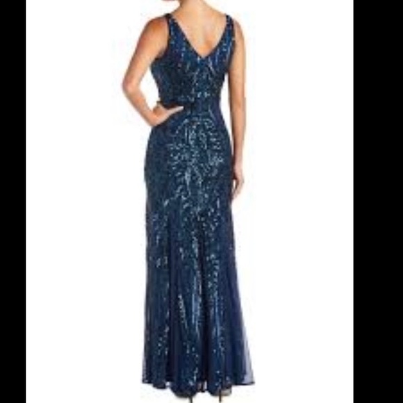 NW Peacock Ling formal dress - Picture 9 of 10